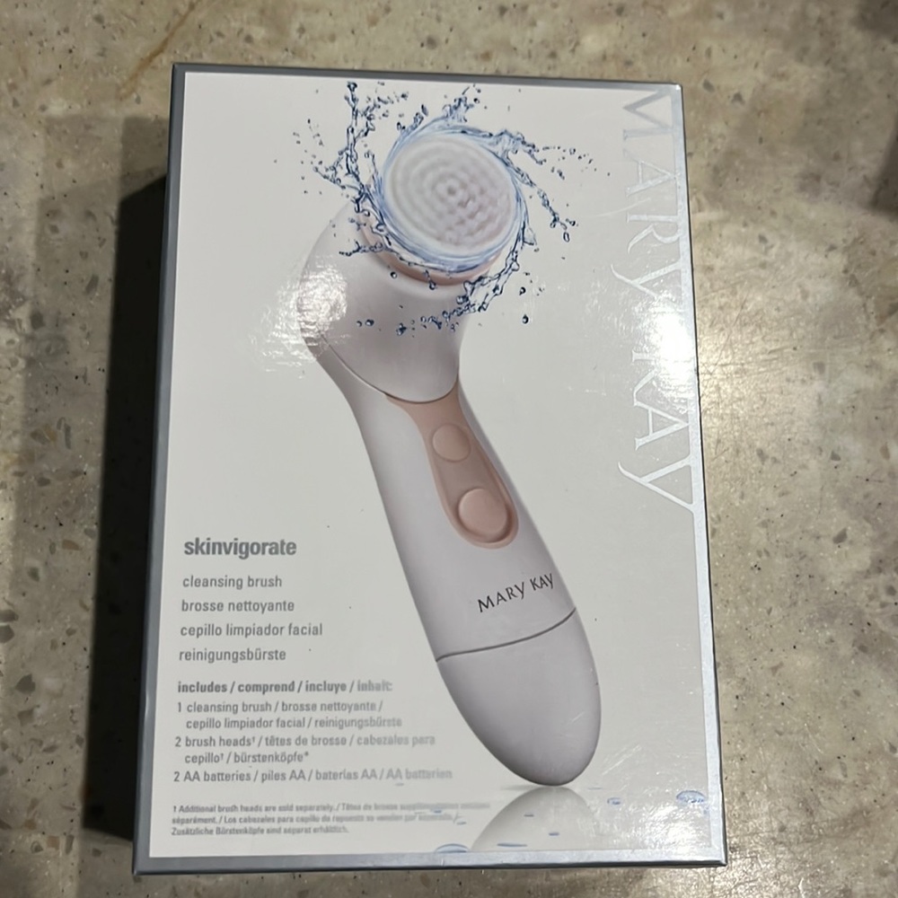 Mary Kay skinvigorate cleansing brush